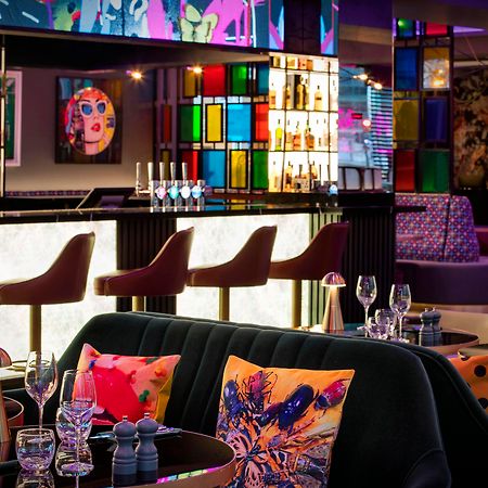 Nyx Hotel London Holborn By Leonardo Hotels Esterno foto The bar at the hotel