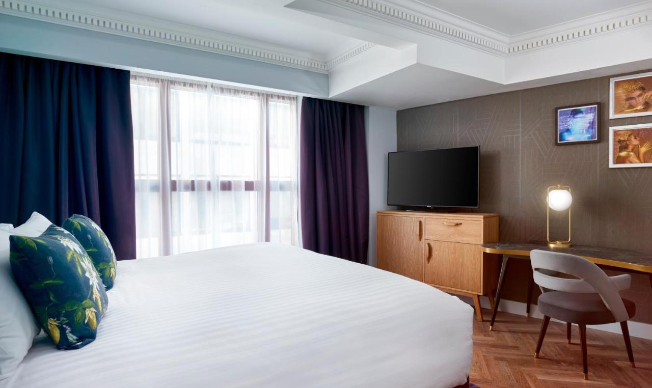Nyx Hotel London Holborn By Leonardo Hotels Esterno foto A room at the hotel
