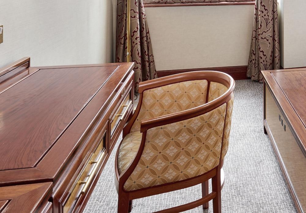 Nyx Hotel London Holborn By Leonardo Hotels Esterno foto The chair of the President of the Republic of Poland