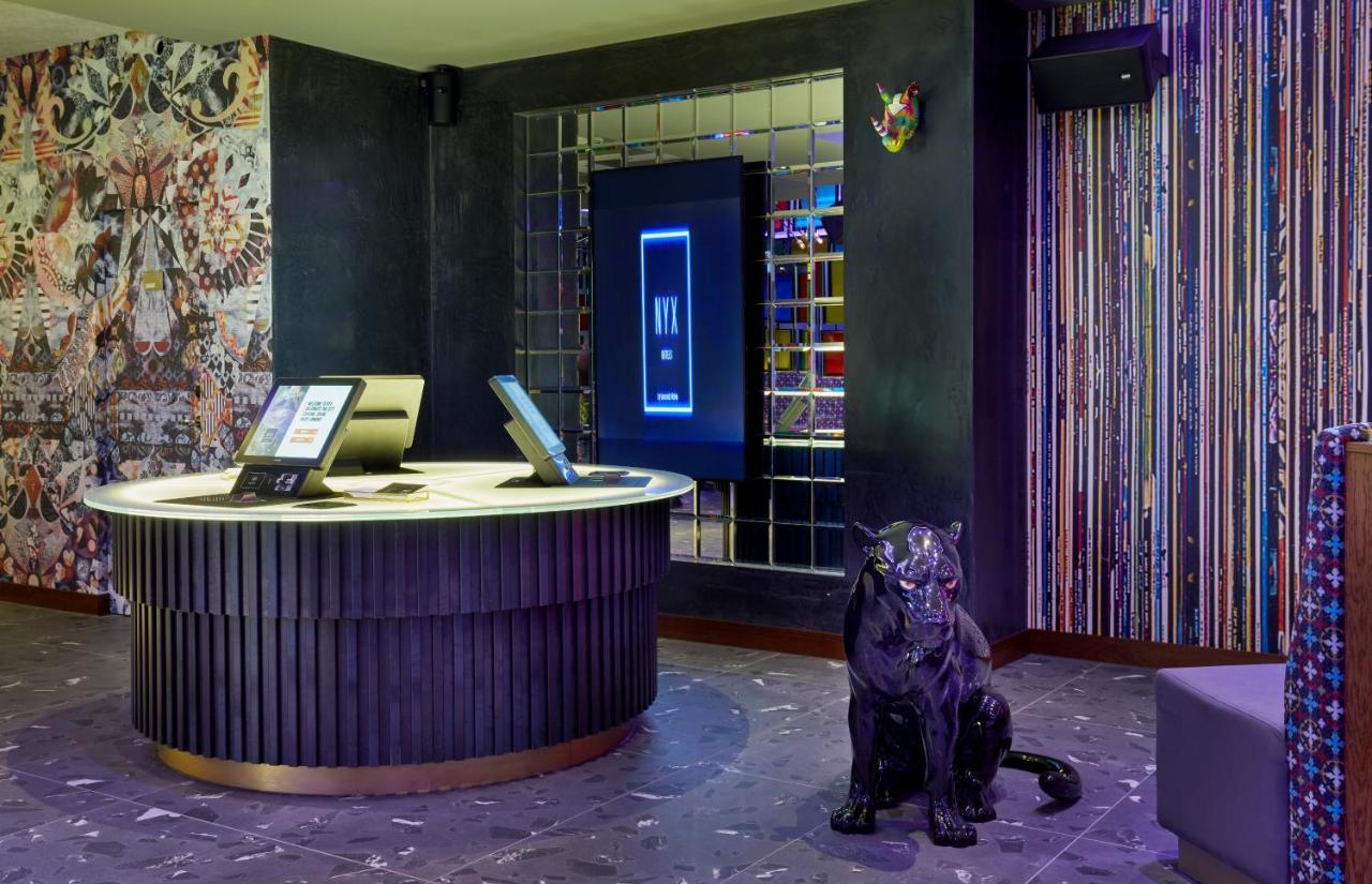 Nyx Hotel London Holborn By Leonardo Hotels Esterno foto The reception area of the hotel