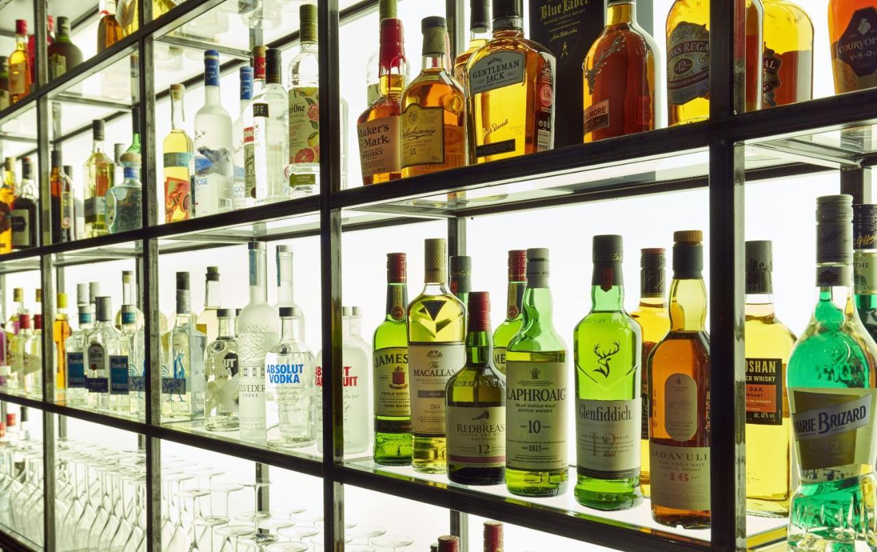 Nyx Hotel London Holborn By Leonardo Hotels Esterno foto Various Scotch whiskies