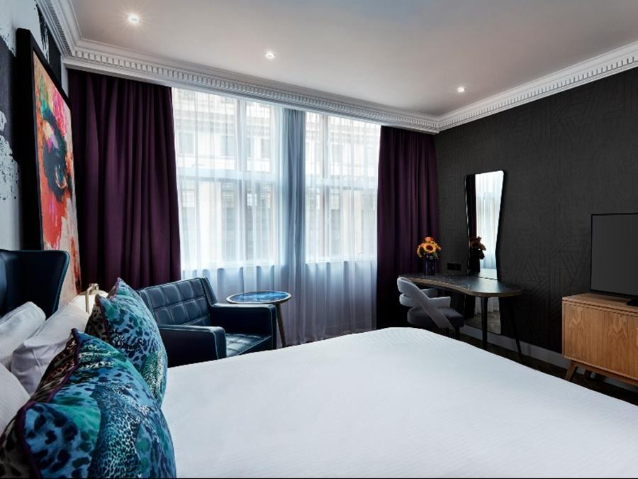 Nyx Hotel London Holborn By Leonardo Hotels Esterno foto A room at the hotel
