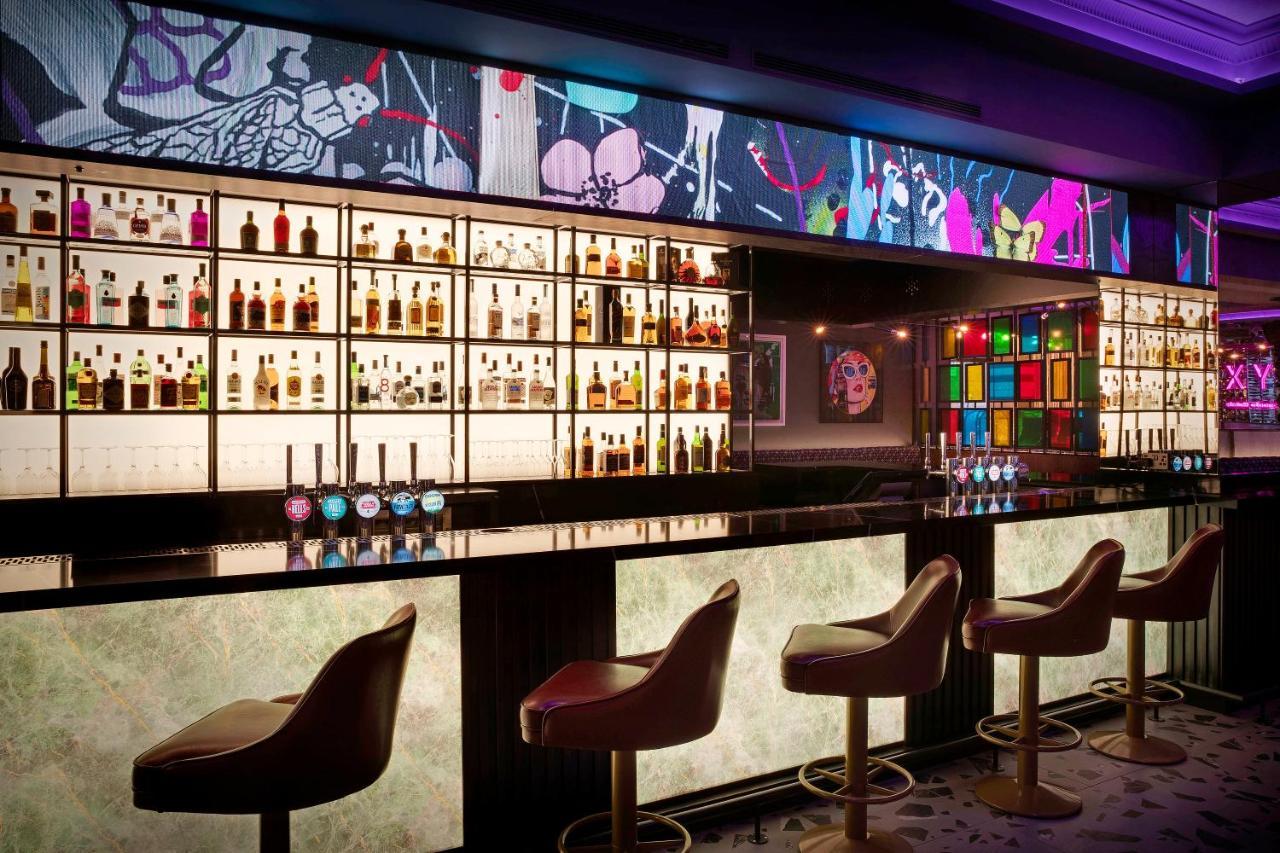 Nyx Hotel London Holborn By Leonardo Hotels Esterno foto The bar at the nightclub