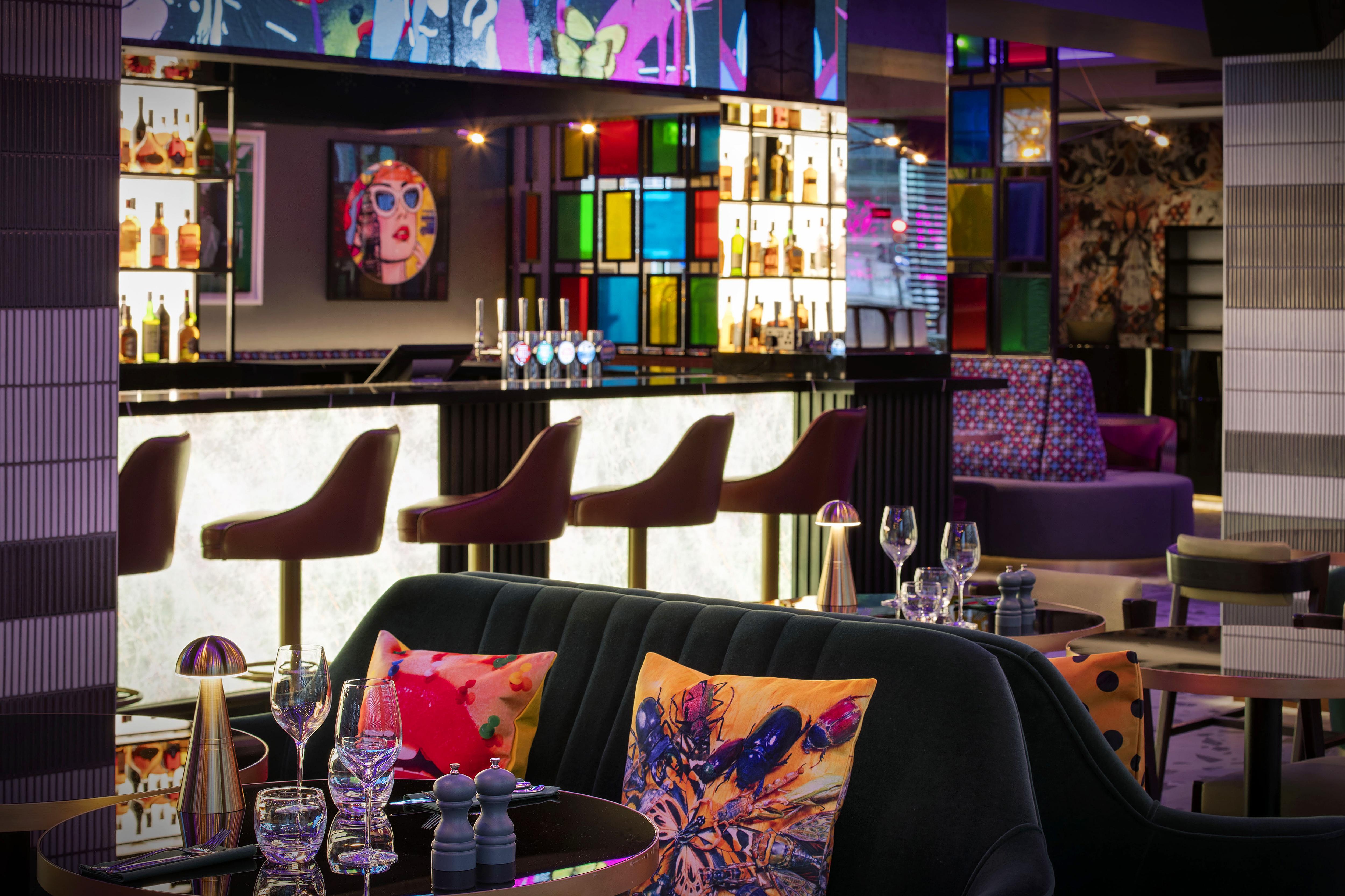 Nyx Hotel London Holborn By Leonardo Hotels Esterno foto The bar at the hotel