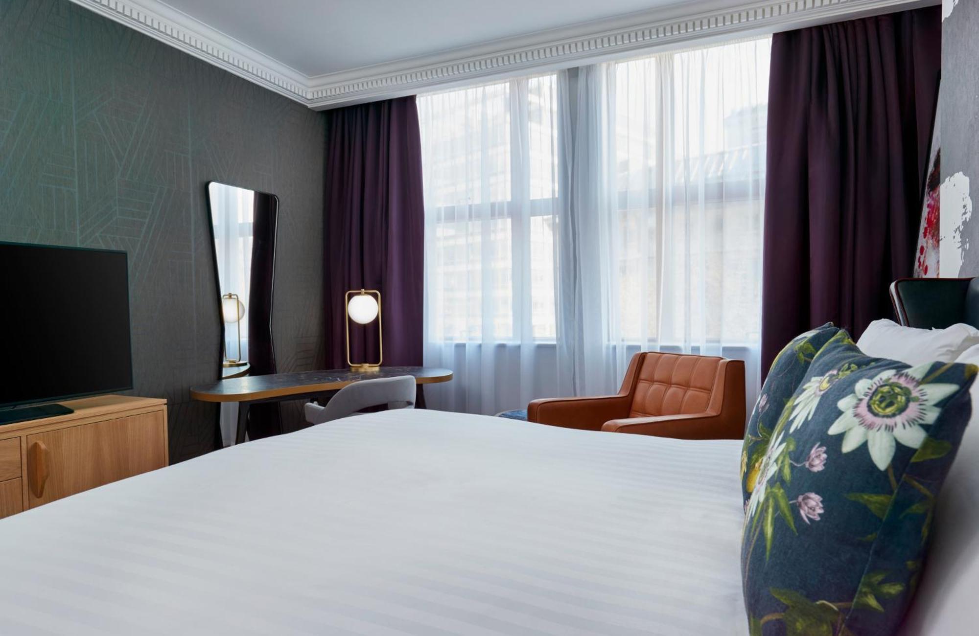 Nyx Hotel London Holborn By Leonardo Hotels Esterno foto A room at the hotel