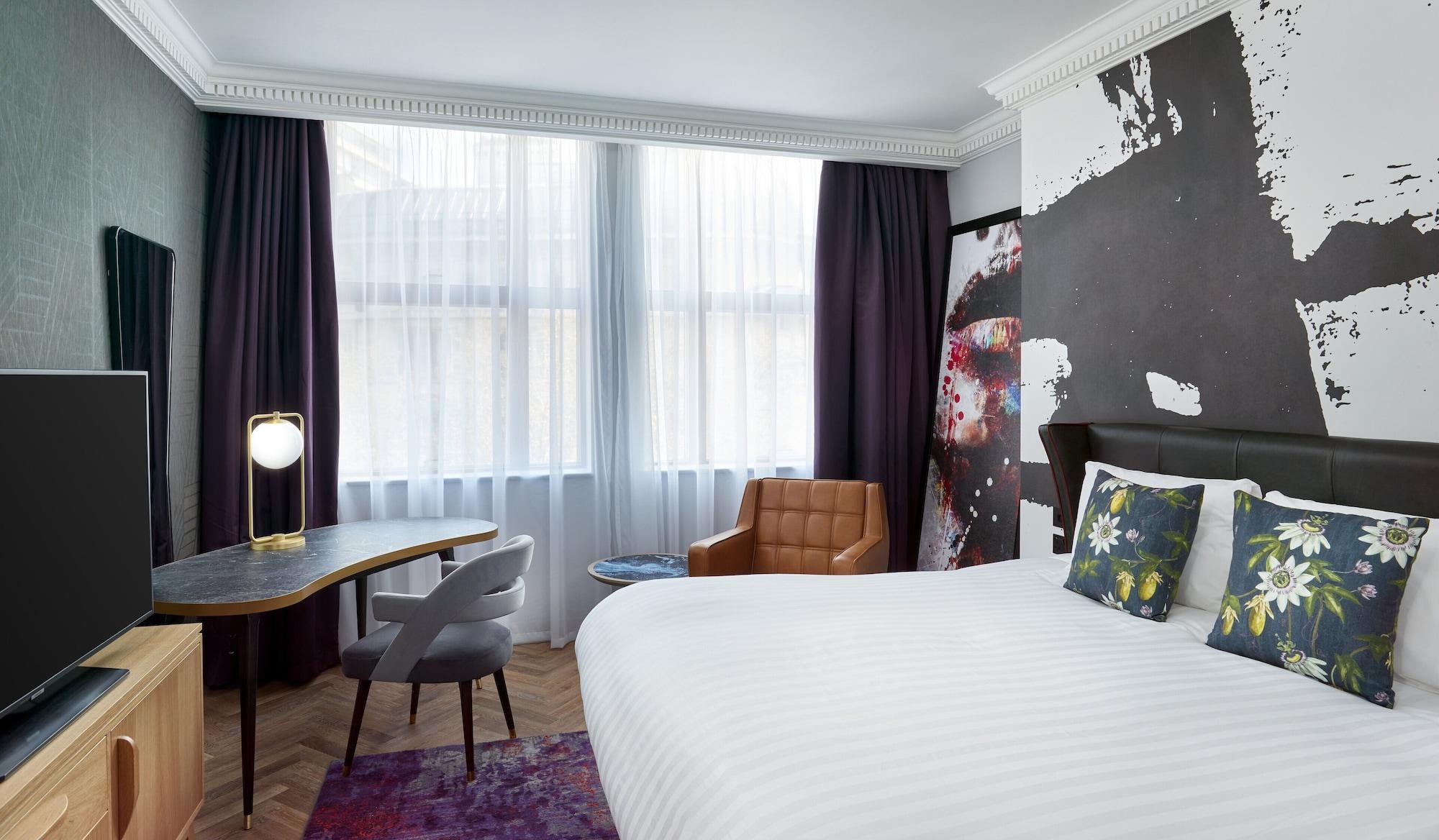 Nyx Hotel London Holborn By Leonardo Hotels Esterno foto A room at the hotel