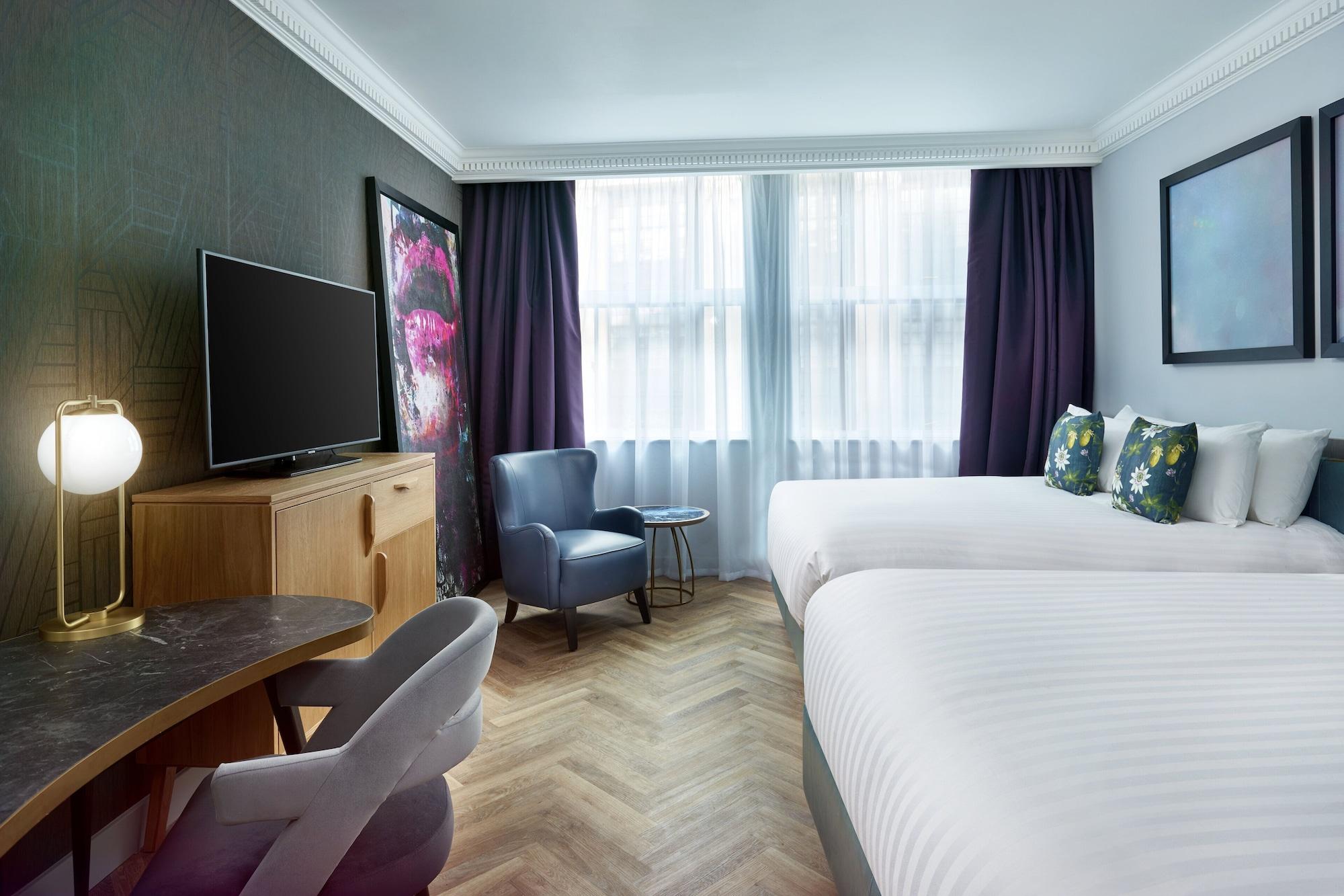 Nyx Hotel London Holborn By Leonardo Hotels Esterno foto A room at the hotel