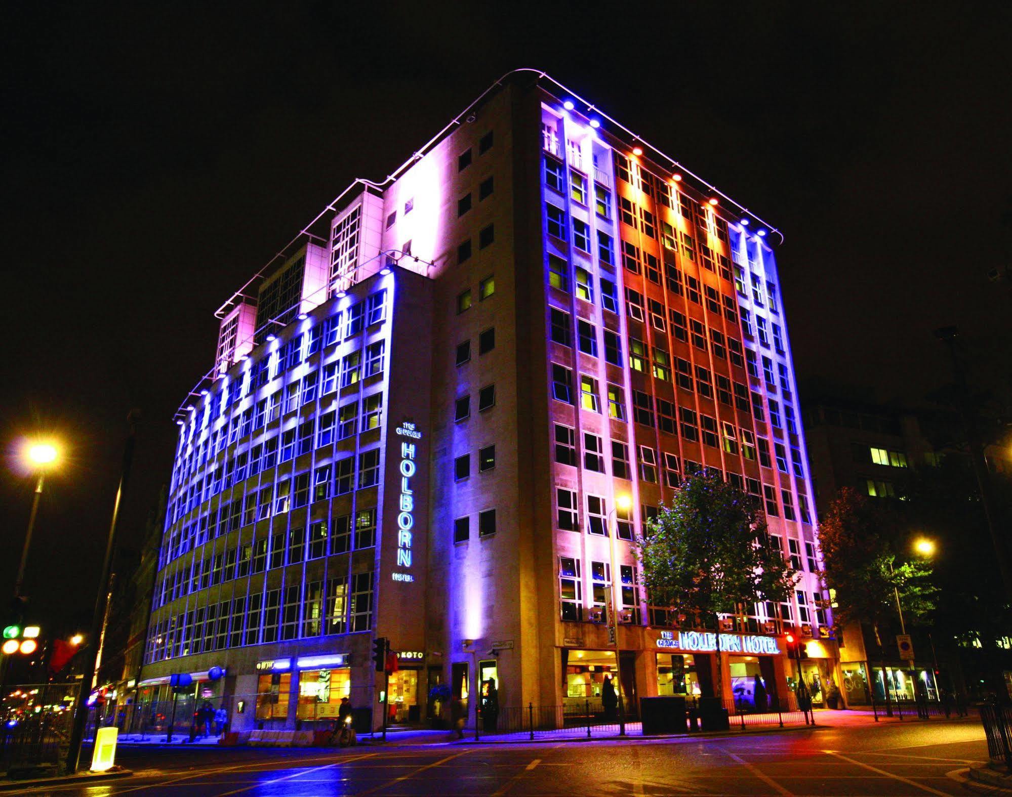 Nyx Hotel London Holborn By Leonardo Hotels Esterno foto The hotel at night