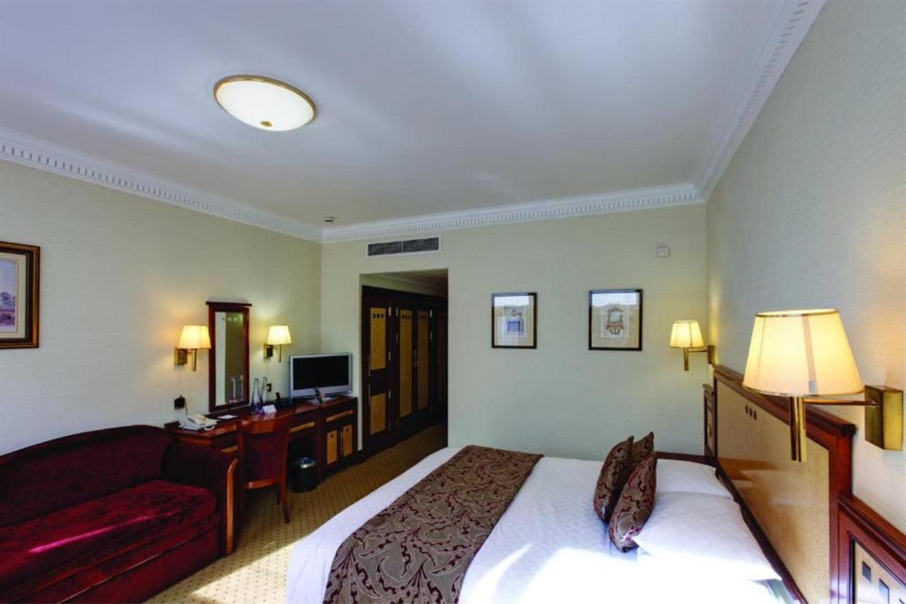 Nyx Hotel London Holborn By Leonardo Hotels Esterno foto A room at the hotel